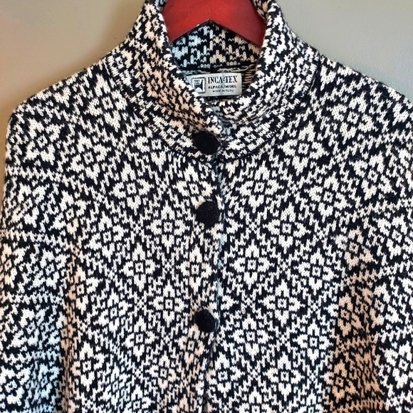 Alpaca Wool Made in Peru Sweater Poncho - Picture 5 of 6